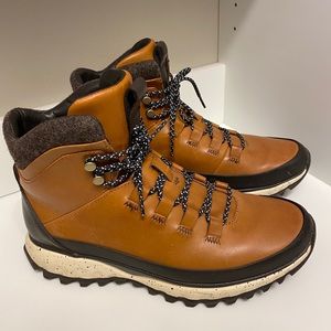 Cole Haan Zerogrand waterproof hiking boot  size 8